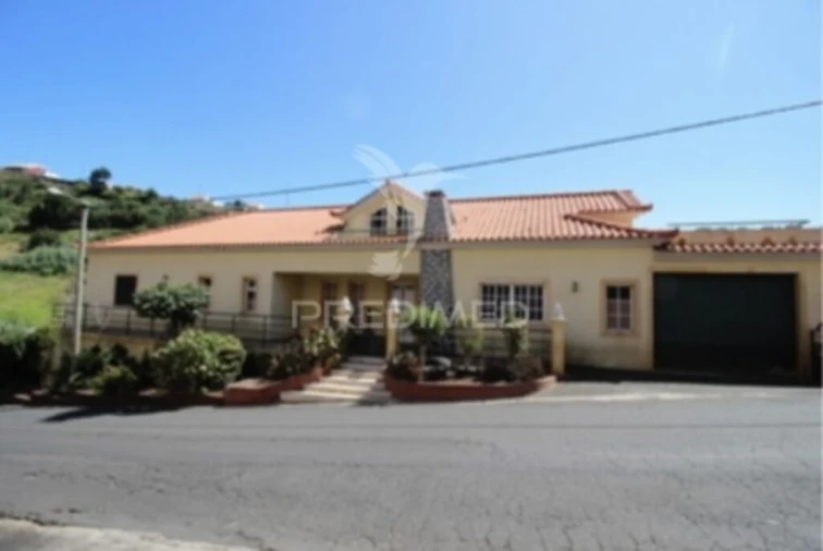 Moradia T3 para Venda em Canhas Foto 2