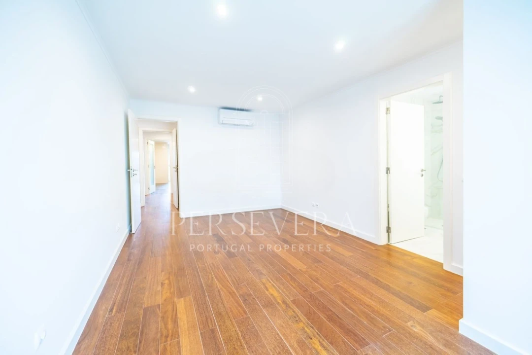 Apartamento T4 para Venda em Santa Maria e São Miguel, São Martinho, São Pedro Penaferrim Foto 13