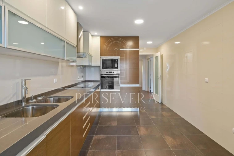 Apartamento T4 para Venda em Santa Maria e São Miguel, São Martinho, São Pedro Penaferrim Foto 6