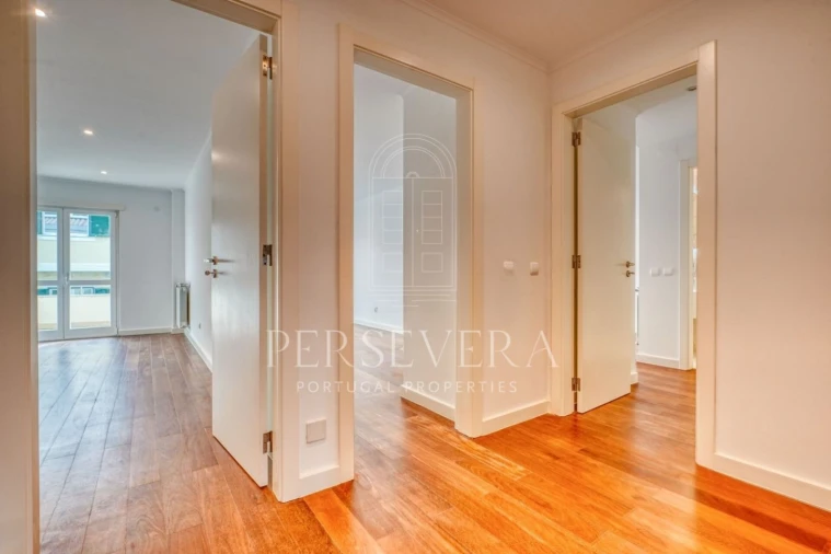 Apartamento T4 para Venda em Santa Maria e São Miguel, São Martinho, São Pedro Penaferrim Foto 7