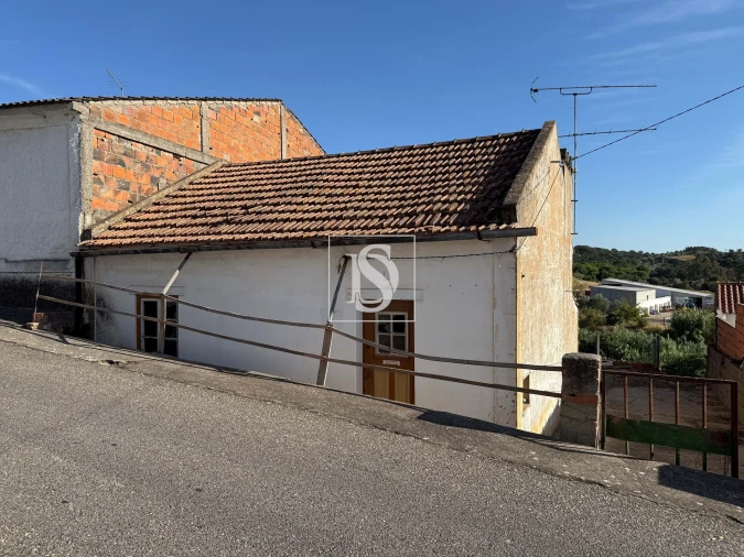 Moradia T2 para Venda em Chamusca e Pinheiro Grande Foto 1