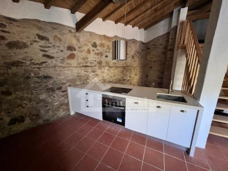 Moradia T2 para Venda em Aguda Foto 5