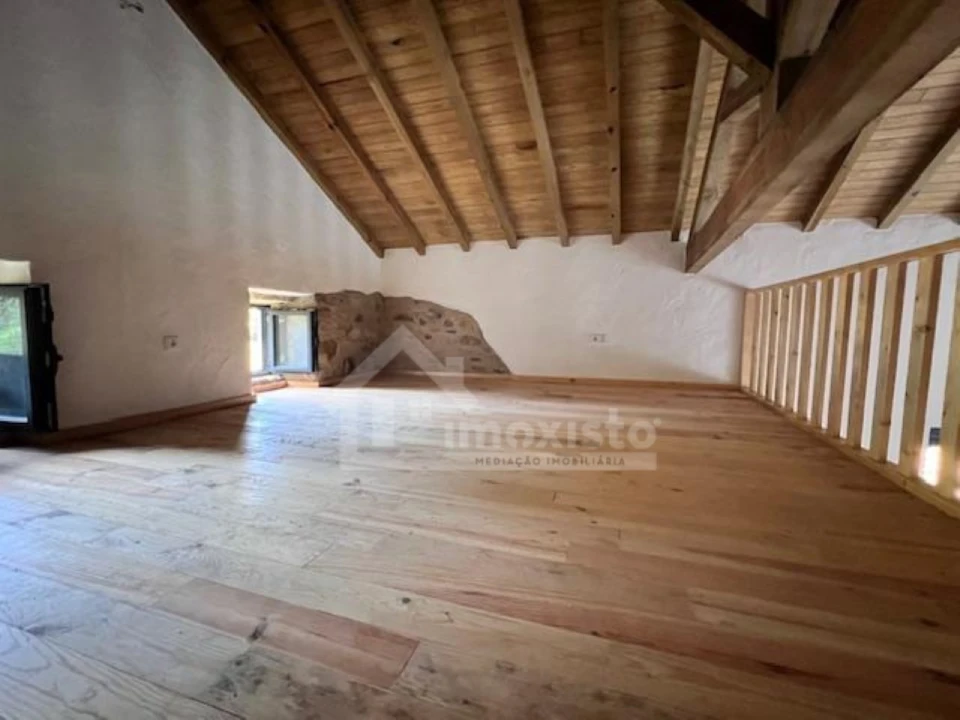 Moradia T2 para Venda em Aguda Foto 6