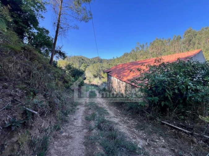 Moradia T2 para Venda em Aguda Foto 10