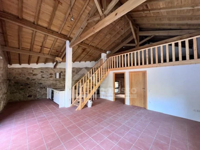 Moradia T2 para Venda em Aguda Foto 3