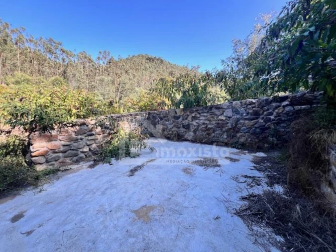 Moradia T2 para Venda em Aguda Foto 11