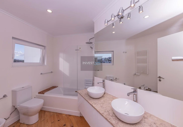 Apartamento T2 para Arrendamento em Algés, Linda-A-Velha e Cruz Quebrada-Dafundo Foto 28