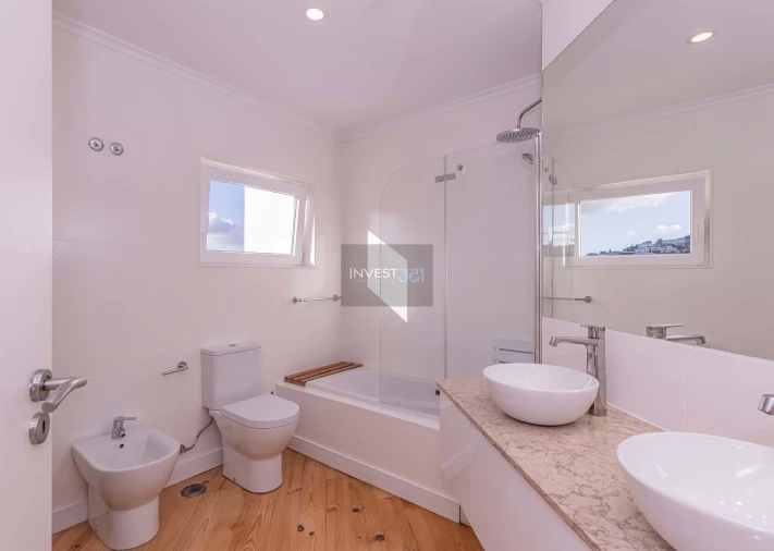 Apartamento T2 para Arrendamento em Algés, Linda-A-Velha e Cruz Quebrada-Dafundo Foto 24