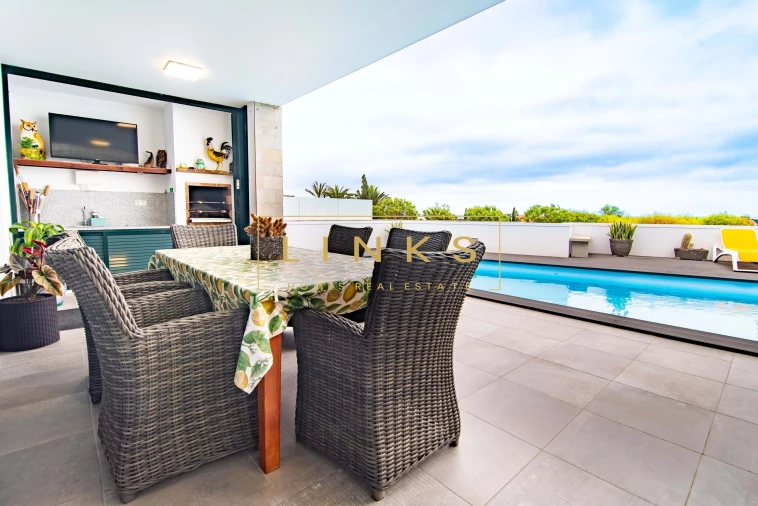 Moradia T3 para Venda em Porto Santo Foto 41