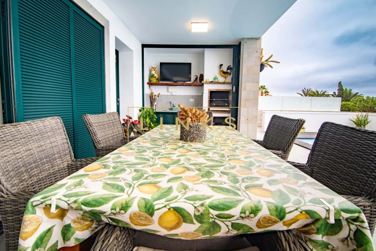 Moradia T3 para Venda em Porto Santo Foto 40