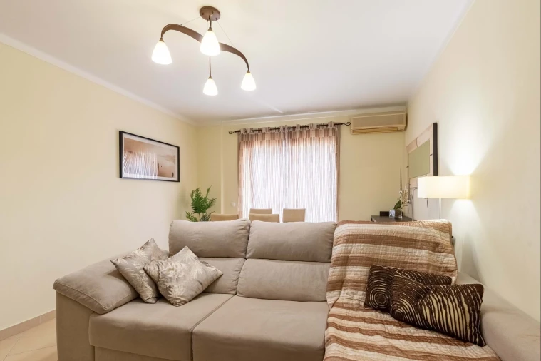 Apartamento T2 para Venda em Olhão Foto 3