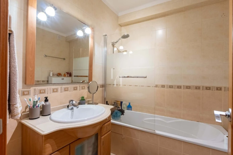 Apartamento T2 para Venda em Olhão Foto 13