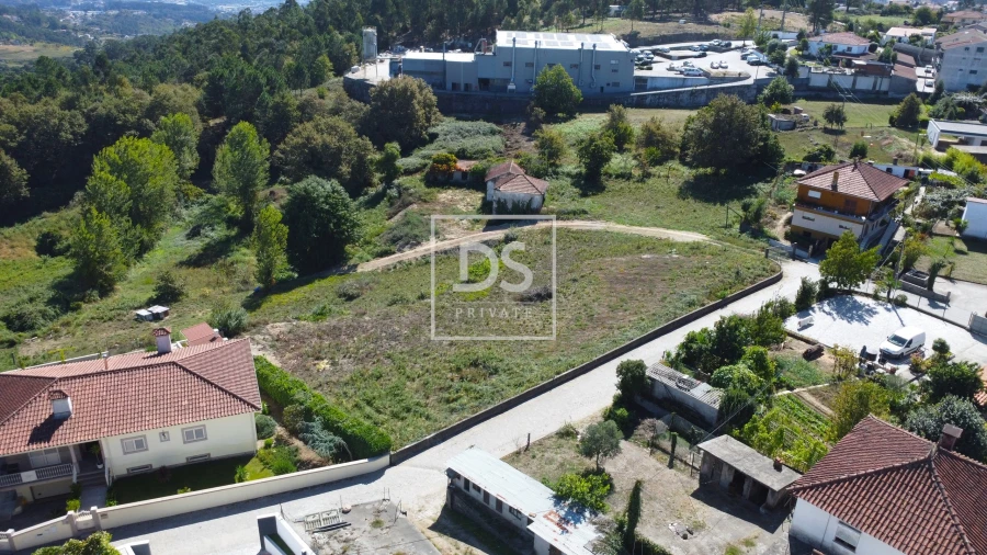 Terreno para Venda em Freixo de Cima e de Baixo Foto 2