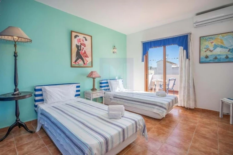 Moradia T9 para Venda em Alvor Foto 11