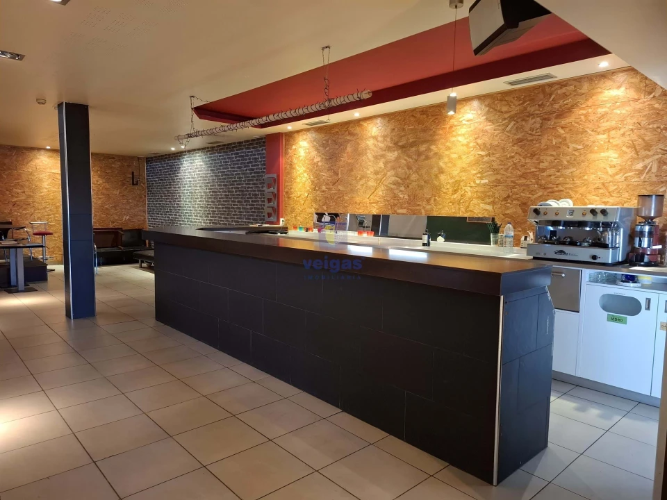 Negócio para Arrendamento em Meirinhas Foto 5