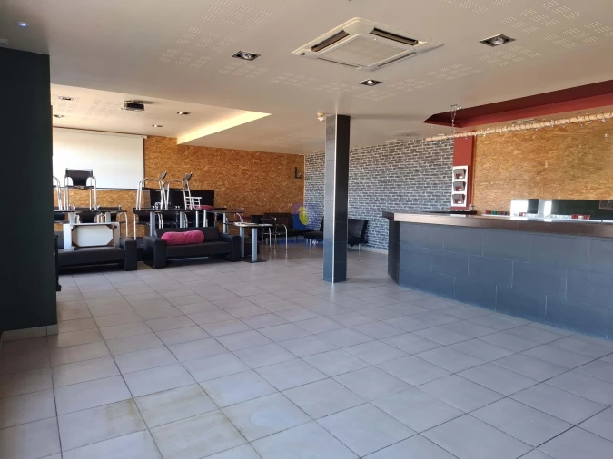 Negócio para Arrendamento em Meirinhas Foto 13