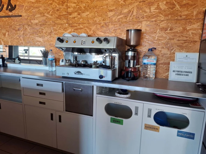 Negócio para Arrendamento em Meirinhas Foto 23