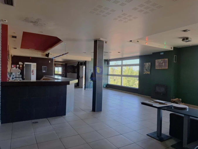 Negócio para Arrendamento em Meirinhas Foto 17