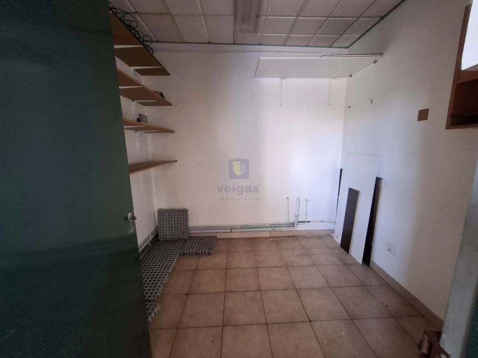 Negócio para Arrendamento em Meirinhas Foto 27