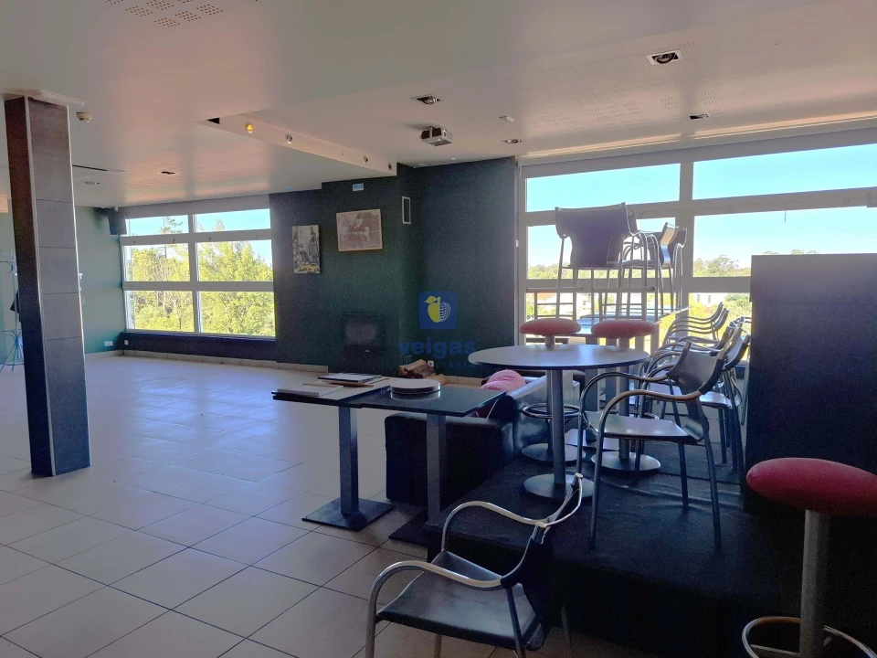 Negócio para Arrendamento em Meirinhas Foto 14
