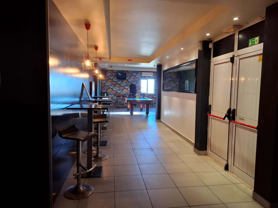 Negócio para Arrendamento em Meirinhas Foto 9