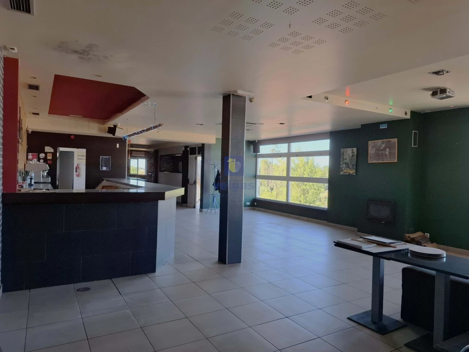 Negócio para Arrendamento em Meirinhas Foto 17