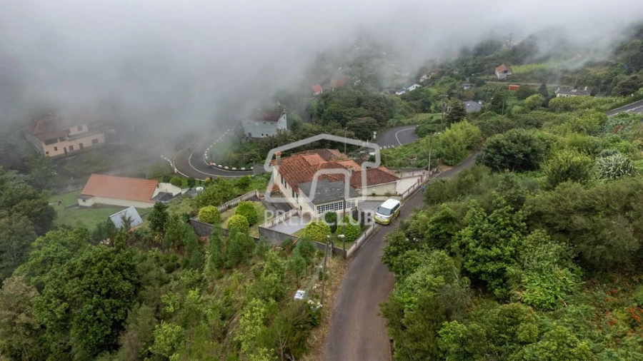 Moradia T4 para Venda em Santo Antonio da Serra Foto 8