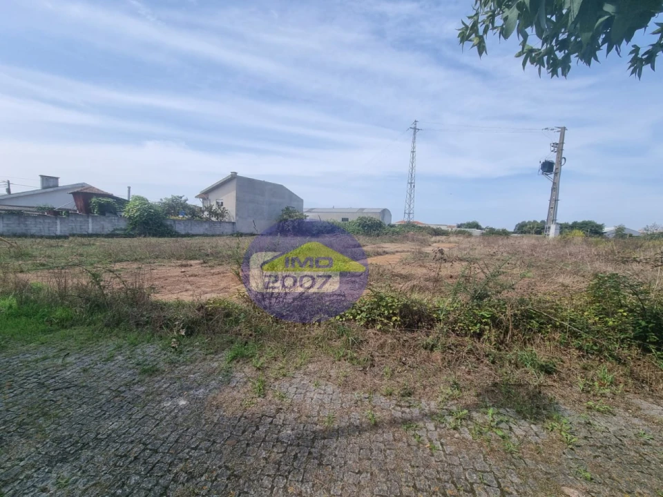 Terreno para Venda em Anta e Guetim Foto 1