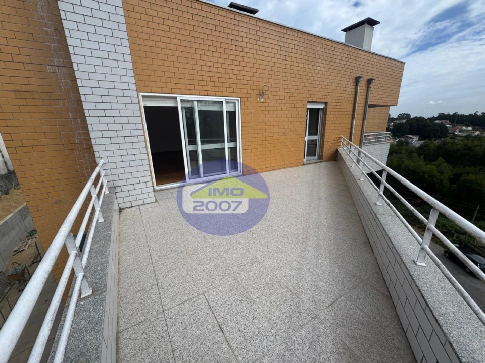 Apartamento T2 para Venda em Argoncilhe Foto 1