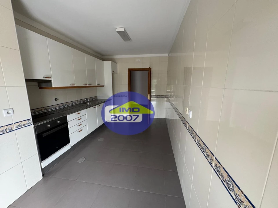 Apartamento T2 para Venda em Argoncilhe Foto 9