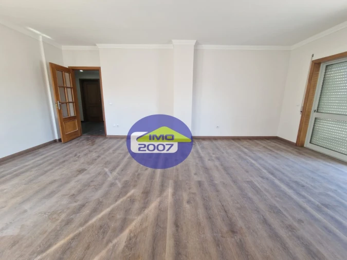 Apartamento T2 para Venda em Argoncilhe Foto 6