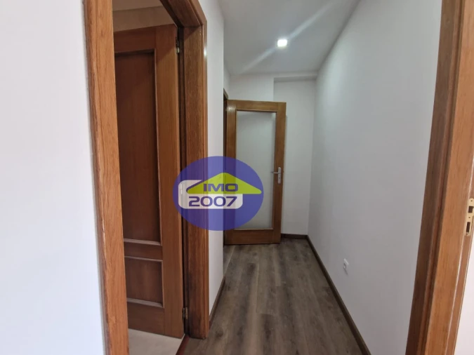 Apartamento T2 para Venda em Argoncilhe Foto 10
