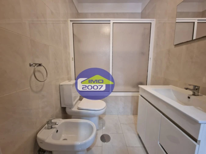 Apartamento T2 para Venda em Argoncilhe Foto 12