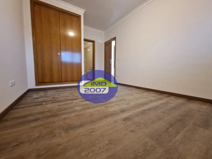 Apartamento T2 para Venda em Argoncilhe Foto 15