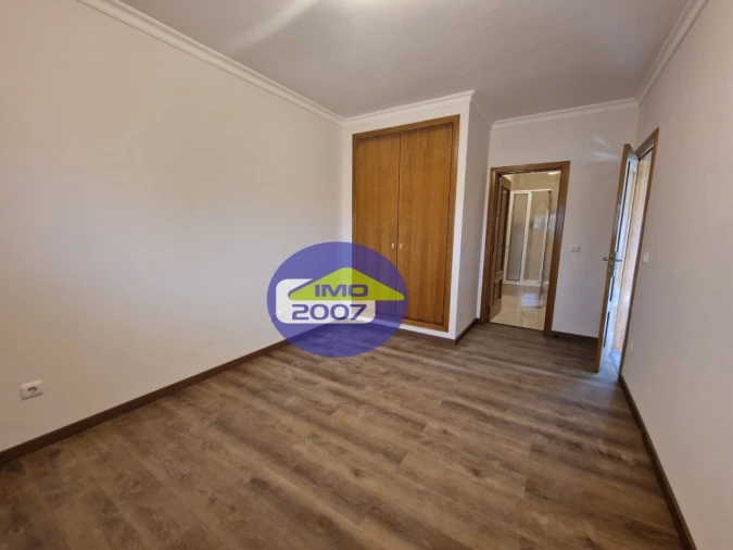 Apartamento T2 para Venda em Argoncilhe Foto 16
