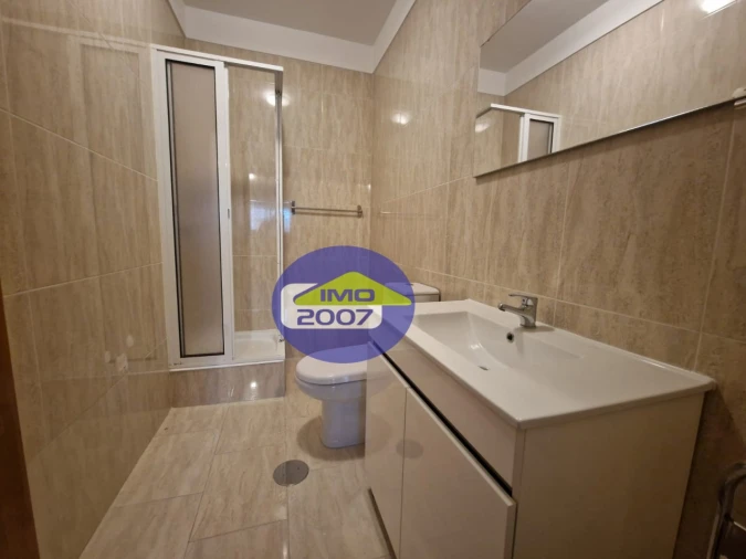 Apartamento T2 para Venda em Argoncilhe Foto 18