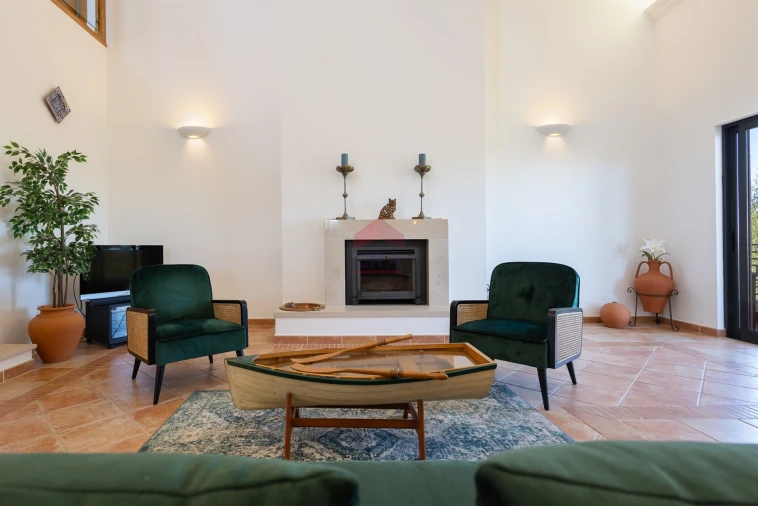 Moradia T0 para Venda em Salir Foto 9