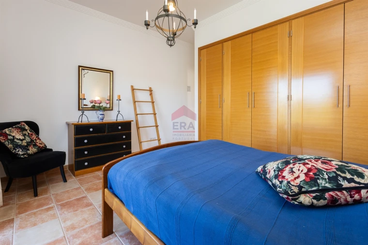 Moradia T0 para Venda em Salir Foto 26