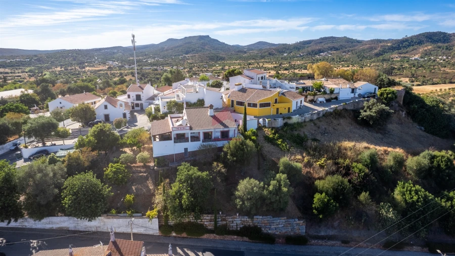 Moradia T0 para Venda em Salir Foto 49