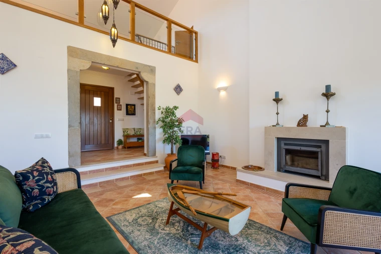 Moradia T0 para Venda em Salir Foto 12