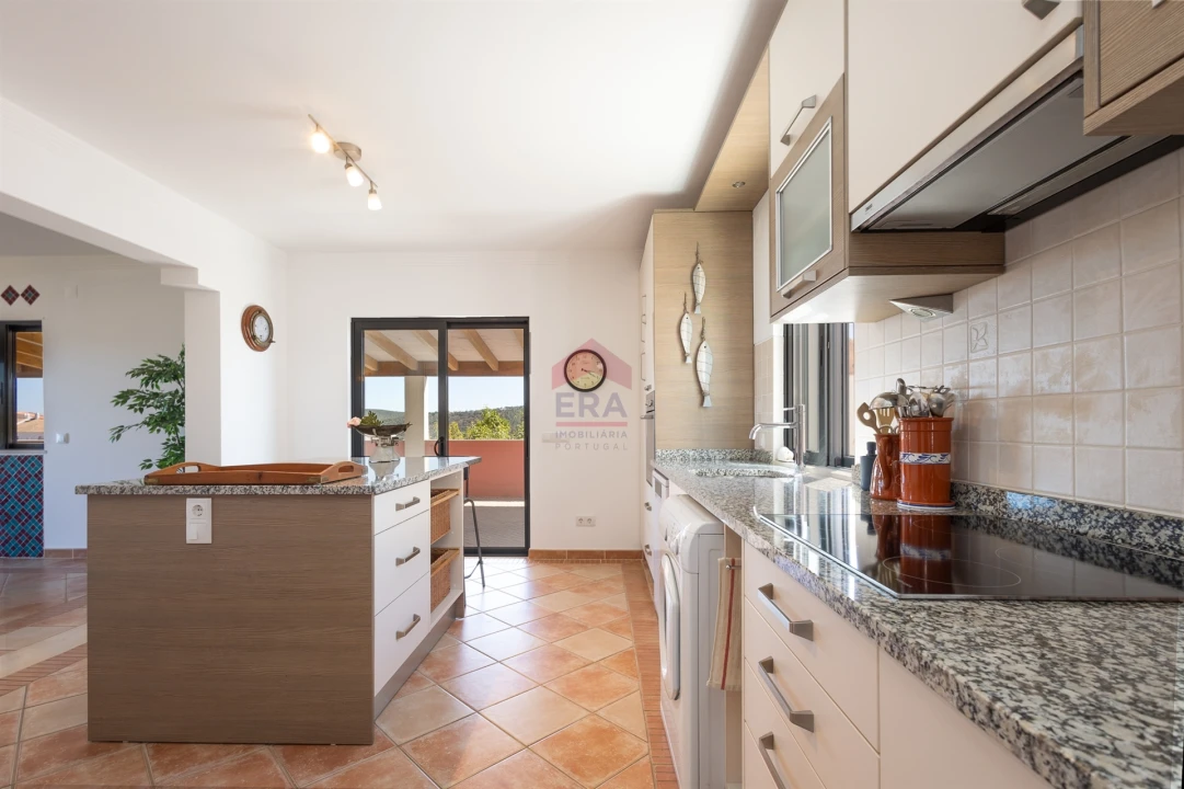 Moradia T0 para Venda em Salir Foto 17