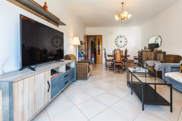 Apartamento T0 para Venda em Loule (São Sebastião) Foto 3