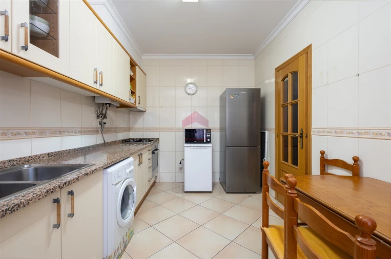 Apartamento T0 para Venda em Loule (São Sebastião) Foto 9