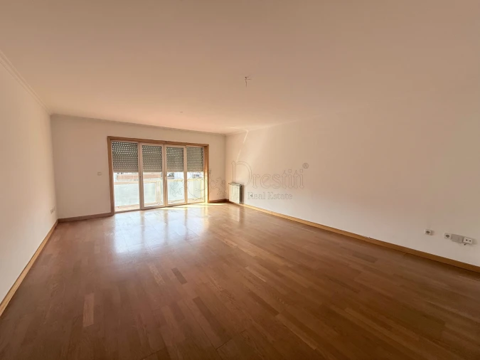 Apartamento T2 para Arrendamento em Urgezes Foto 1