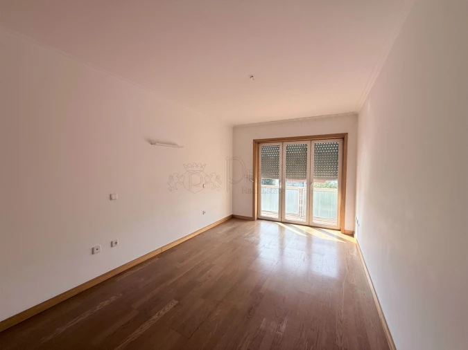Apartamento T2 para Arrendamento em Urgezes Foto 7