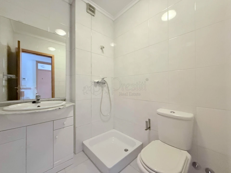 Apartamento T2 para Arrendamento em Urgezes Foto 9