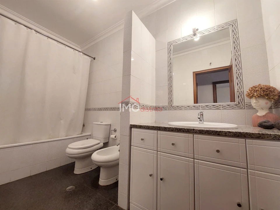 Apartamento T0 para Venda em Sé e São Lourenço Foto 12