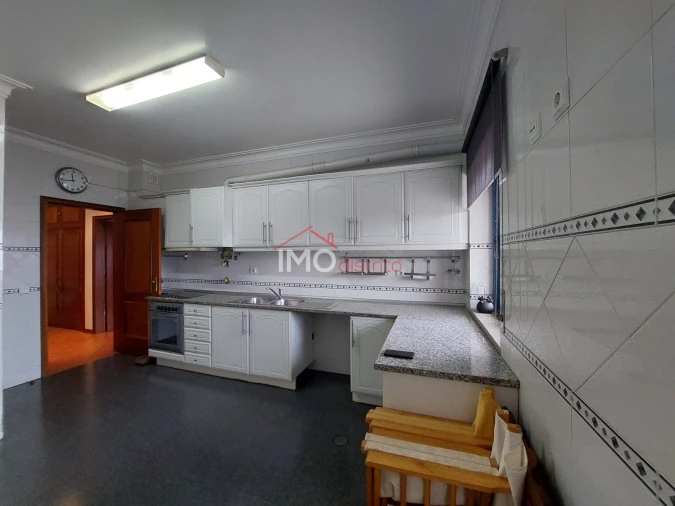 Apartamento T0 para Venda em Sé e São Lourenço Foto 6