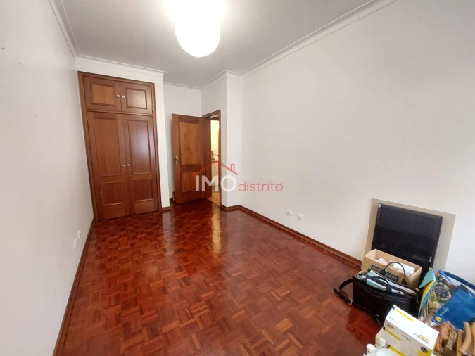 Apartamento T0 para Venda em Sé e São Lourenço Foto 8