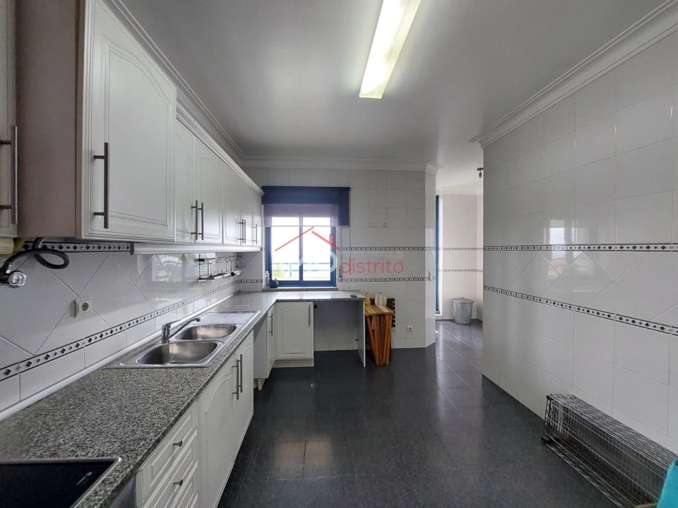 Apartamento T0 para Venda em Sé e São Lourenço Foto 5